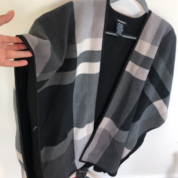 ❄️ NEW! So warm! Ike Behar Poncho ☃️ - Picture 2 of 4